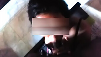 Kemahiran Deepthroat Desi Radha Mengagumkan Dalam Video Amatur