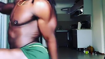 Big Natural Tits Bounce As Black Male Twerks