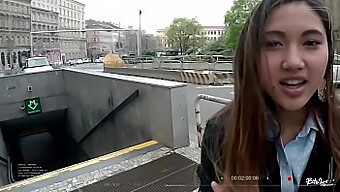 Pov Video Ázijskej Tínedžerky May Thai, Ako Sa Necháva Ošukať A Strieka