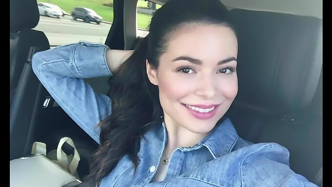 Miranda Cosgrove ถ่ายภาพ Instagram กระตุ้นการเล่นเดี่ยว