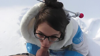 Snowy Public Cosplay Mei Gets A Sensual Blowjob