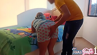 Mi Pícaro Padrastro Me Pilla Solo En Mi Santuario Y Explota Nuestro Tiempo Exclusivo En Casa Para Entablar Un Ferviente Encuentro Sexual.