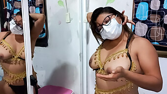 Estudiante Universitaria India De 18 Años Se Involucra En Baile Árabe Y Sexo Bisexual Con Su Padrastro