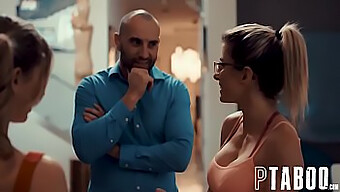 Cory Chase Seduce A Mackenzie Moss Para Un Trío Con Ella Y Su Cónyuge