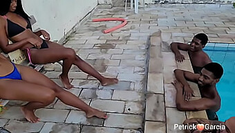 Pareja Interracial Sexy Intercambia Y Folla Duro