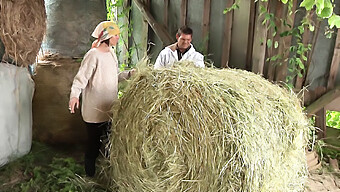 Német Tini Vad Farm Kalandja Apuval És Barátnőjével