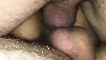 Asijská Kráska Sdílí Svou Těsnou Kundičku S Více Muži Pro Creampie