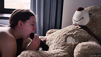 Stefanie Knight'S Topbedømte Optrædener Fra Plushies Tv I 2018