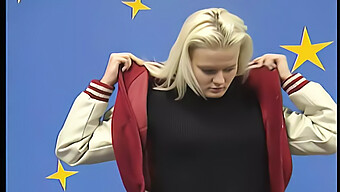 Młode Europejskie Blondynki Rozkoszują Się Dildo Na Kamerze.