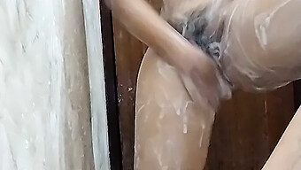 Indian Boyfriend Pleasures Girlfriend With Deep Massage And Oral Sex In The Bathroom