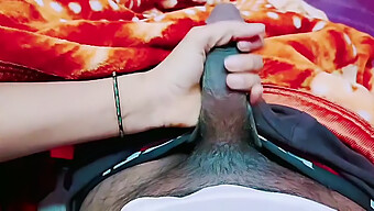 Stretta Diciottenne Indiana Prende Un Grosso Cazzo Nero Da Dietro In Un Video Fatto In Casa