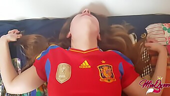 Spanyol Tini Segít A Szüzesség Elvesztésében Egy Creampie-Vel