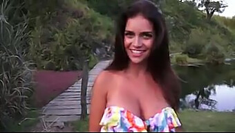 La Modella Argentina Zaira Nara In Bikini E Lingerie Si Allarga