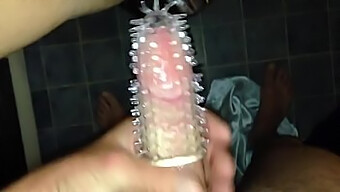 Gostosa'S Tight Pussy Gets Filled With Cum From Condom