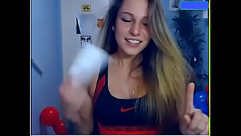 Orgasmo Alucinante De Uma Beleza De 18+ Deslumbrante Na Câmera Ao Vivo