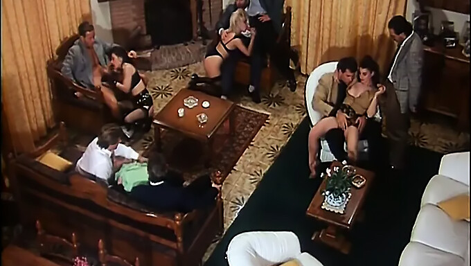 Sex În Grup Vintage Cu Oral Și Ejaculare